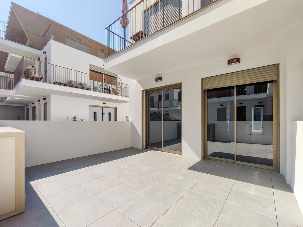 2 bedroom flat with terrace and garage in Cabanas, Tavira 935486852
