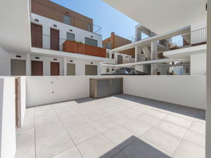 2 bedroom flat with terrace and garage in Cabanas, Tavira 935486852