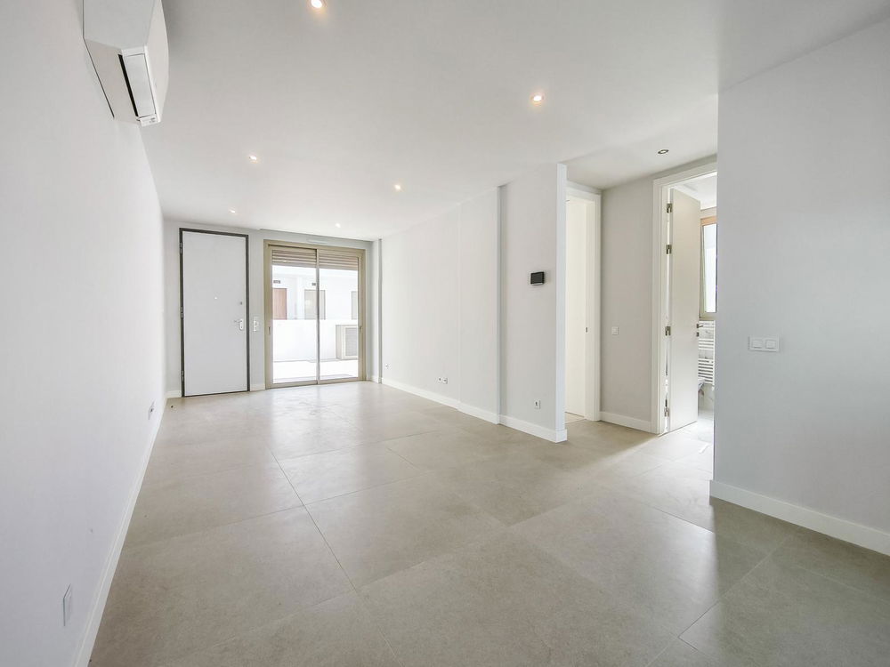 2 bedroom flat with terrace and garage in Cabanas, Tavira 935486852