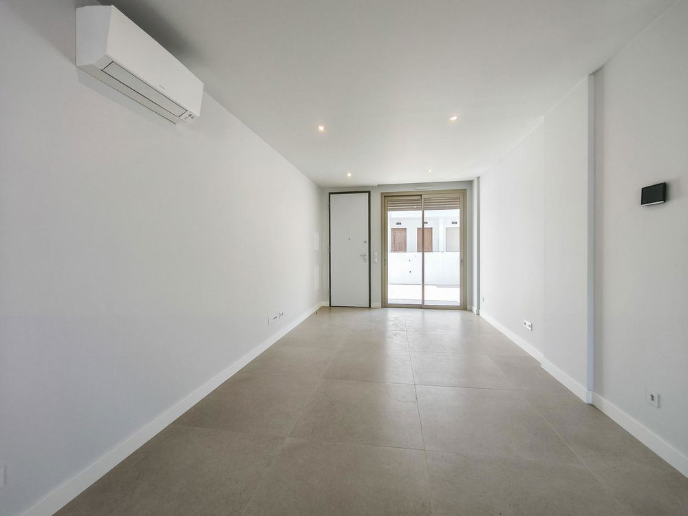 2 bedroom flat with terrace and garage in Cabanas, Tavira 935486852