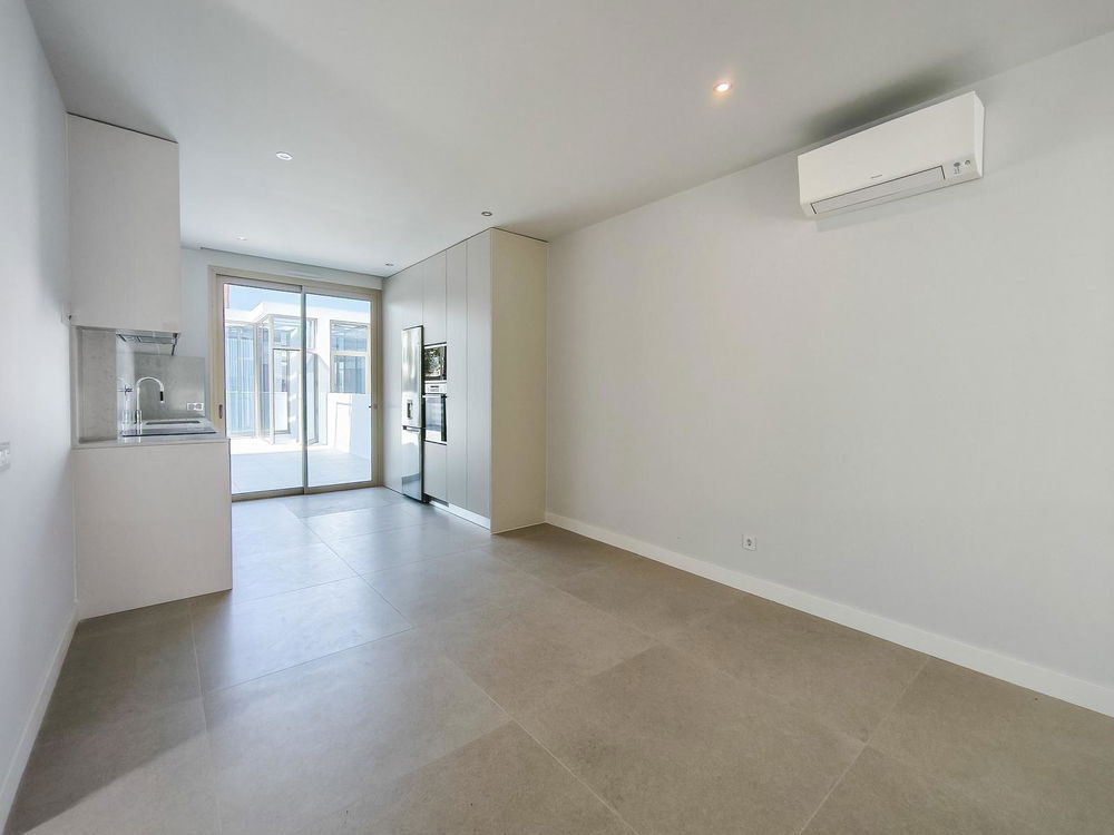 2 bedroom flat with terrace and garage in Cabanas, Tavira 935486852