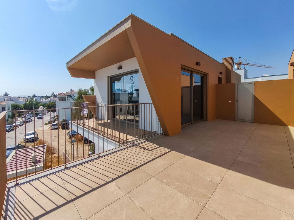 2 bedroom flat with balcony, terrace and garage in Cabanas, Tavira 3083863423