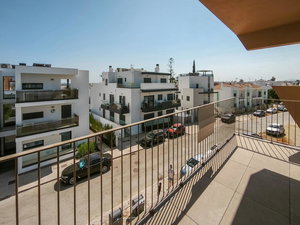 2 bedroom flat with balcony, terrace and garage in Cabanas, Tavira 3235329513