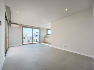 2 bedroom flat with balcony, terrace and garage in Cabanas, Tavira 3235329513