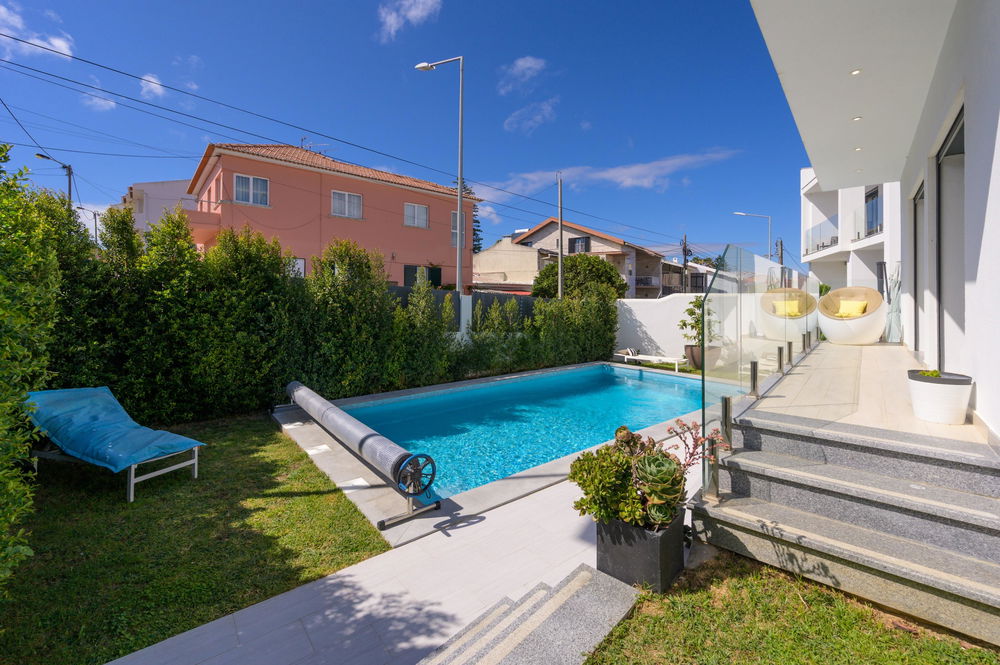 4+2 bedroom villa in Parede, with swimming pool, in a gated community 2194115590