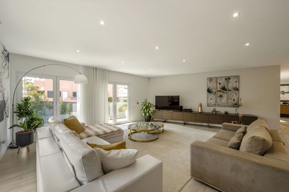 4+2 bedroom villa in Parede, with swimming pool, in a gated community 2194115590