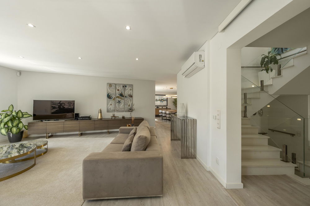 4+2 bedroom villa in Parede, with swimming pool, in a gated community 2194115590