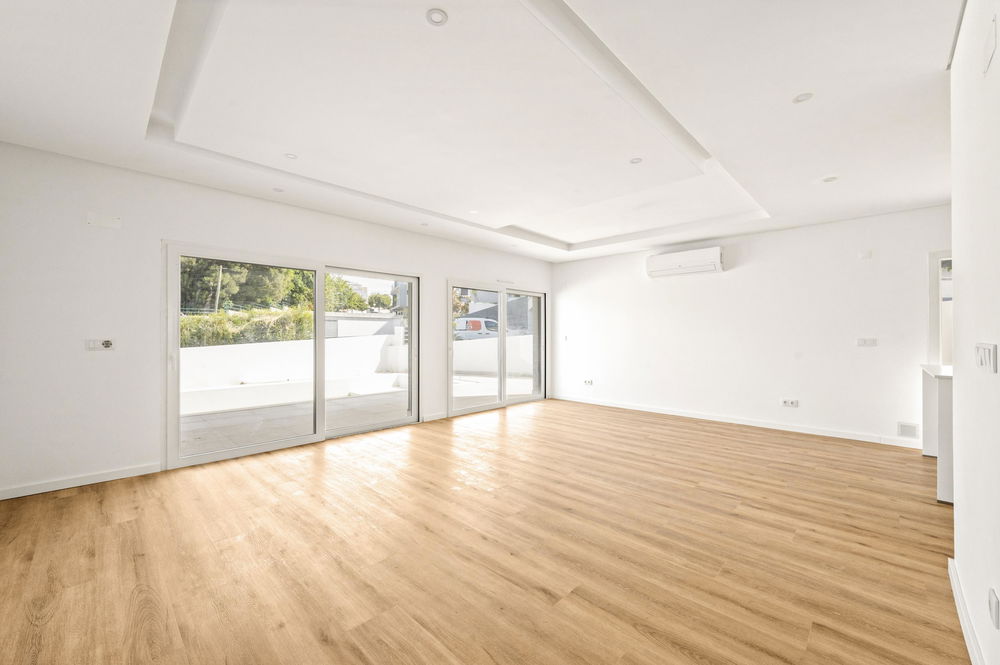 4 bedroom villa with swimming pool in Sobreda, Costa da Caparica 3533136149