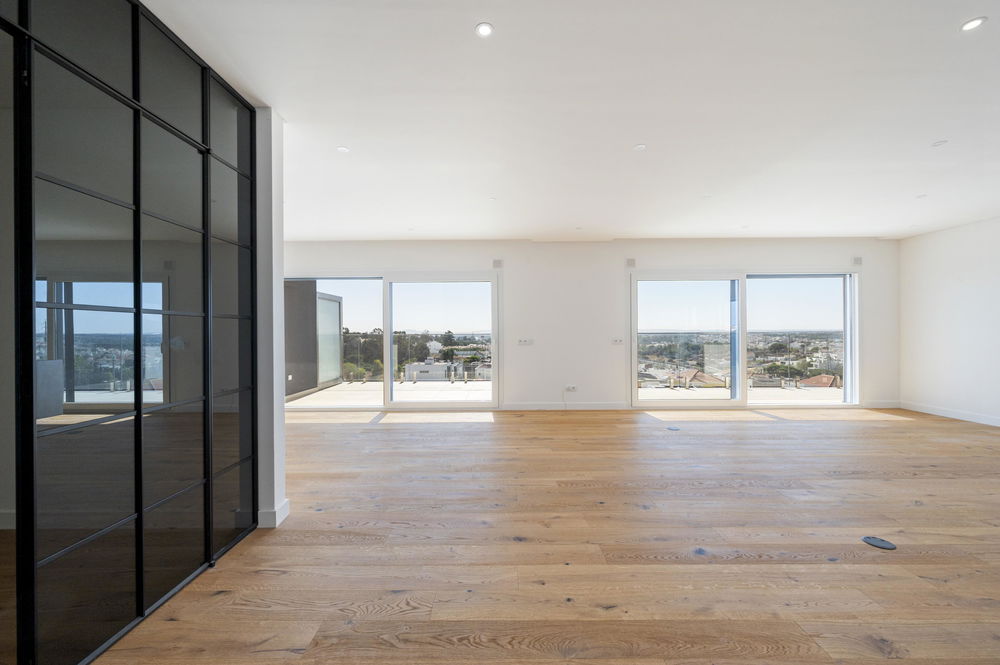 3 bedroom duplex penthouse with terrace in Almada 2271180322