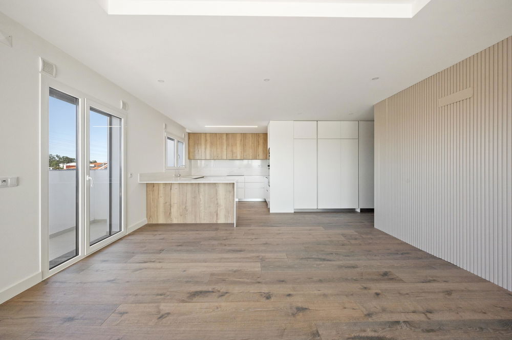 3 bedroom flat with balcony in Almada 4032317108