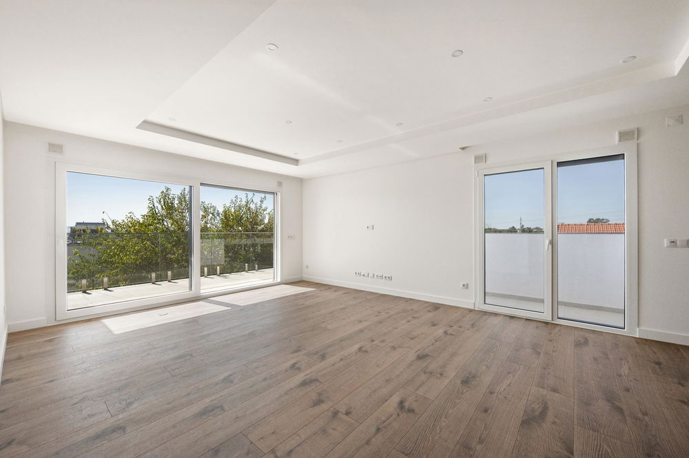 3 bedroom flat with balcony in Almada 4032317108