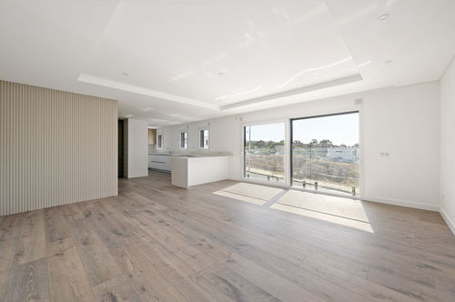 New 3 bedroom flat, with terrace and garage, in Almada 1625774885