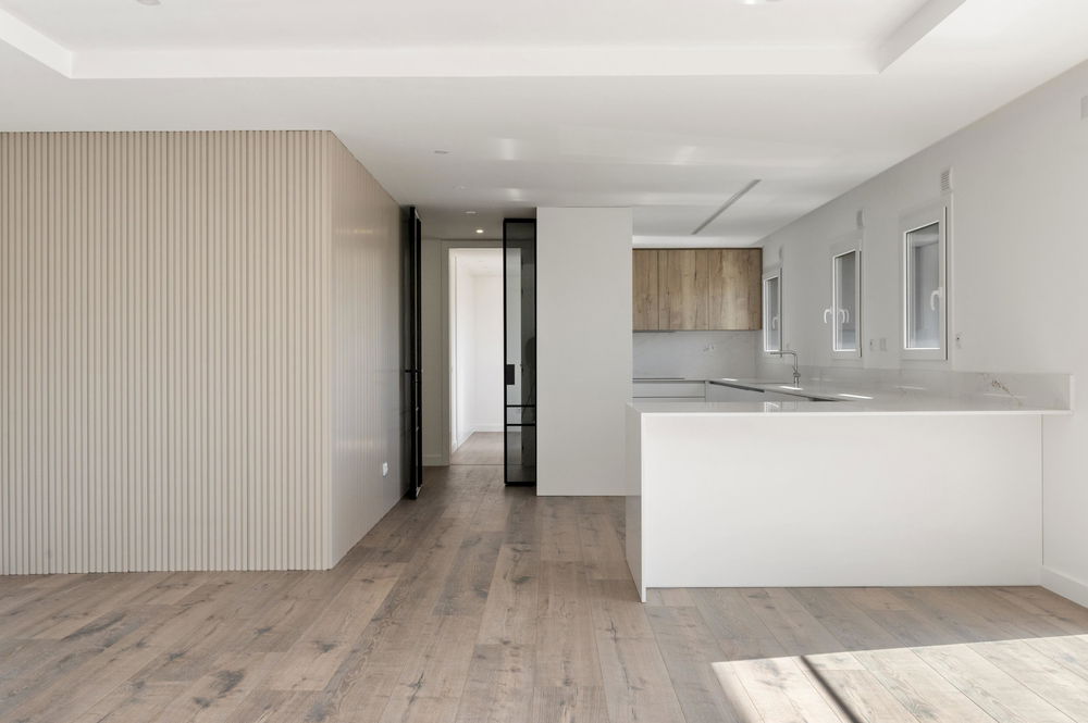 New 3 bedroom flat, with terrace and garage, in Almada 1625774885