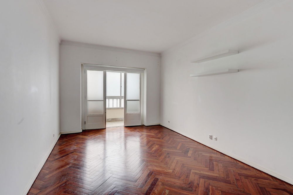 2 bedroom flat with terrace in Luciano Cordeiro, Lisbon 3419848820