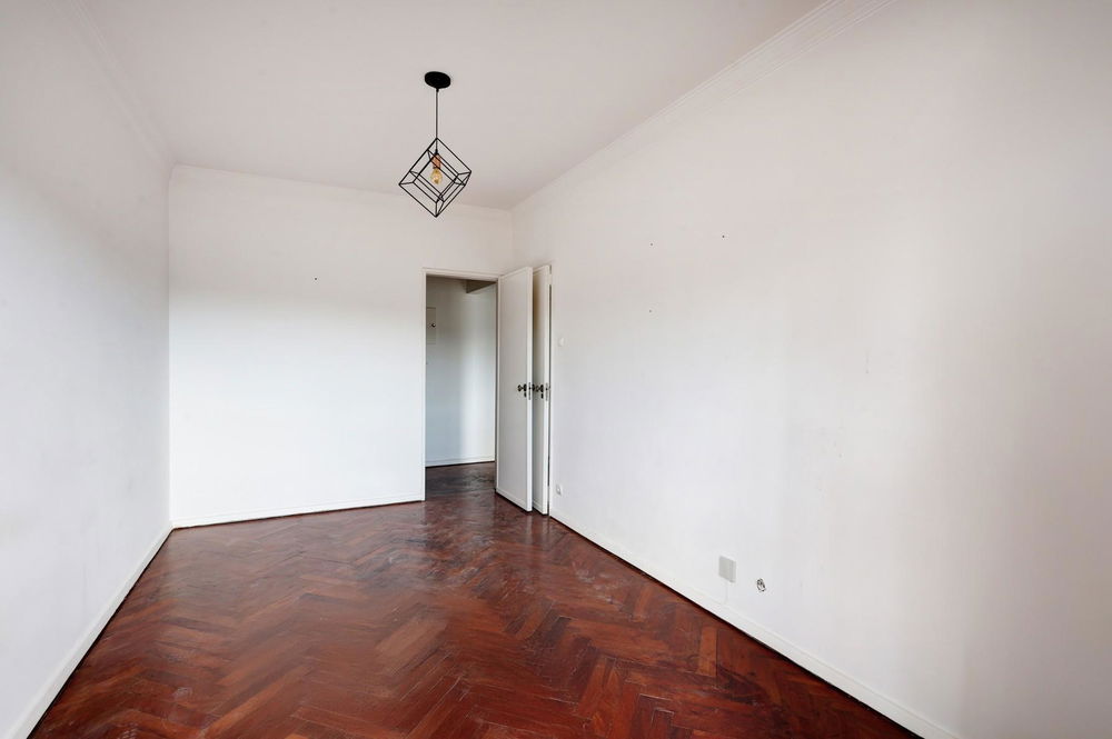 2 bedroom flat to remodel, in Luciano Cordeiro, Lisbon 3167875298