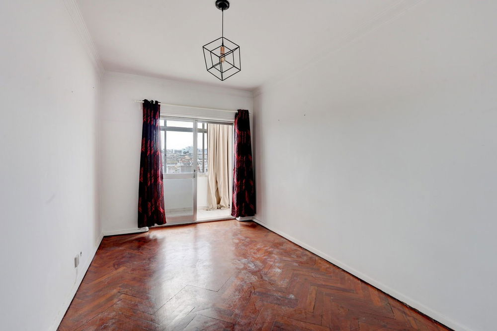 2 bedroom flat to remodel, in Luciano Cordeiro, Lisbon 3167875298