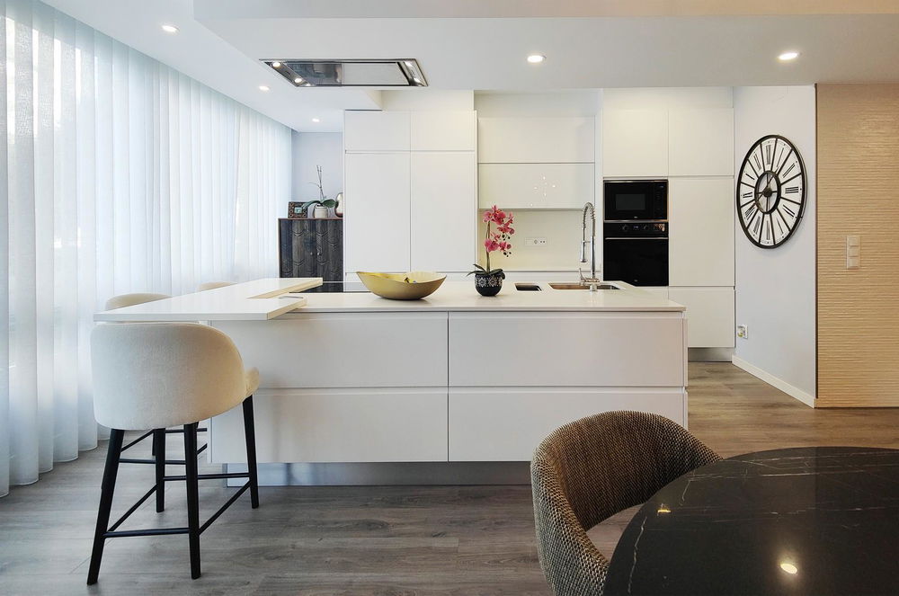 3 bedroom flat, renovated, located in Carnaxide 3964801905