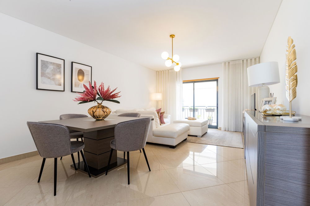 2 bedroom flat with parking, near the beach, in Quarteira 2842040208