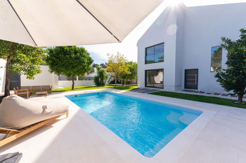 Detached house T6, with garden and swimming pool, in Aroeira 4194065755