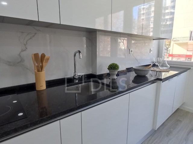 3 bedroom flat under total refurbishment, in Benfica 2610475588