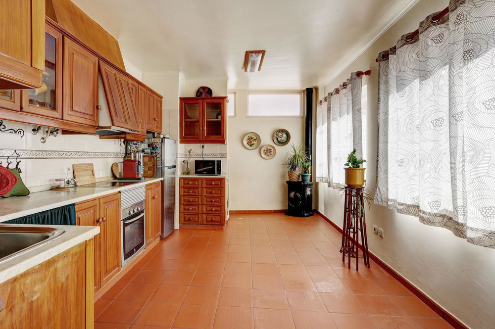 3+1 bedroom villa with balcony, in Parede 2443705071