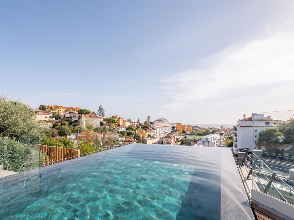 4 bedroom flat in a gated community, with swimming pool in Estoril 1453967815