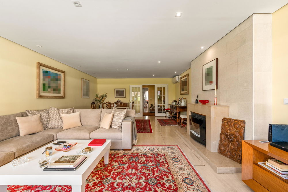 3 bedroom flat, with good areas, next to Casino Estoril 42335912