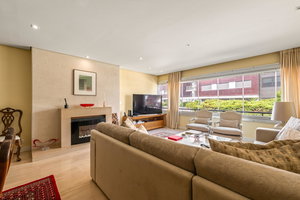 3 bedroom flat, with good areas, next to Casino Estoril 42335912