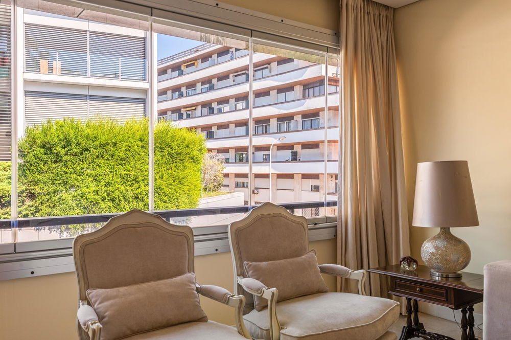 3 bedroom flat, with good areas, next to Casino Estoril 42335912