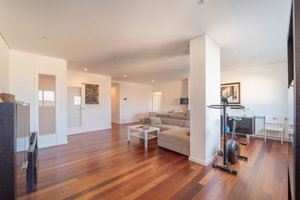 3 bedroom flat with 2 parking spaces, on Av. Boavista 2688911543