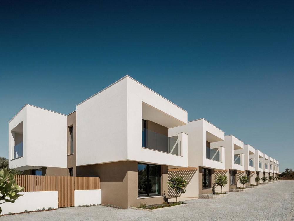 4 bedroom villa with pool and garden, in Almancil 1185751507