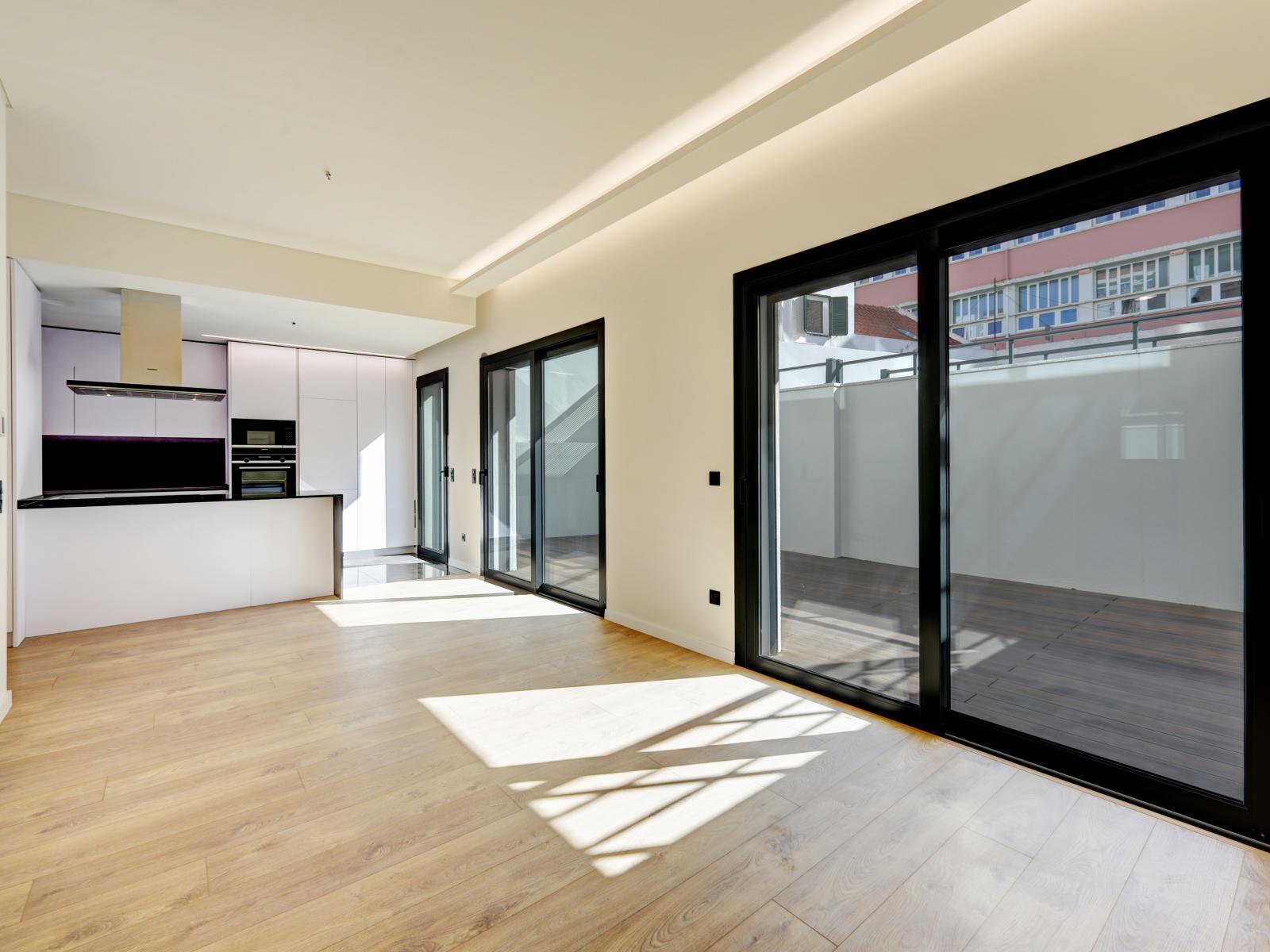 2 bedroom flat with balcony and parking in new development Lisbon