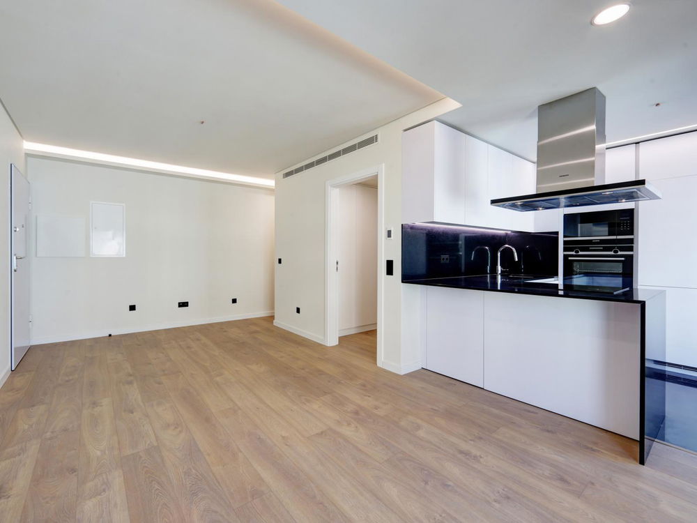1 bedroom flat with balcony and parking in new development, Lisbon 3563961131