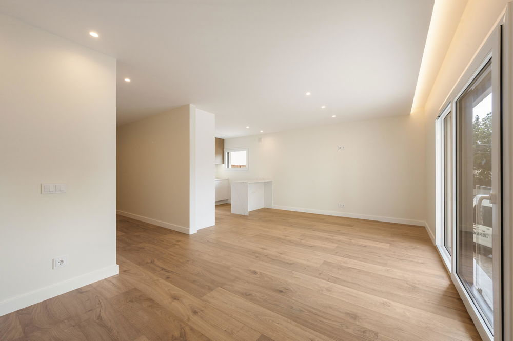 New 1 bedroom flat, with 1 parking space, in the centre of Cascais 2480398606