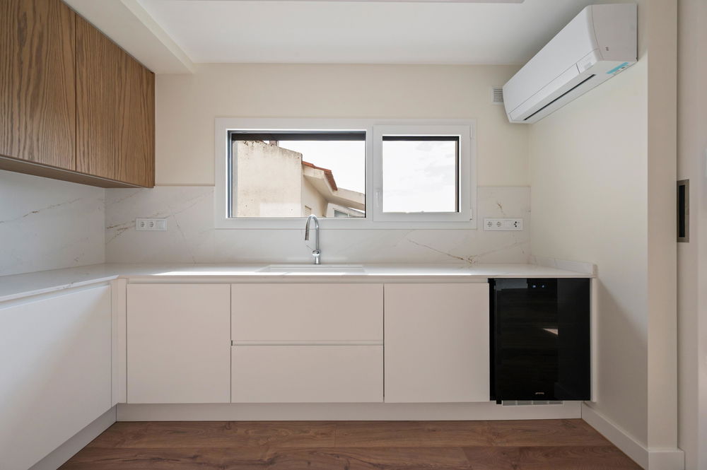 New 1 bedroom flat, with 1 parking space, in the centre of Cascais 2480398606