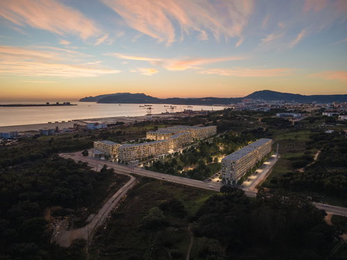 4 bedroom flat with balcony and parking in new development in Setúbal 2986975990