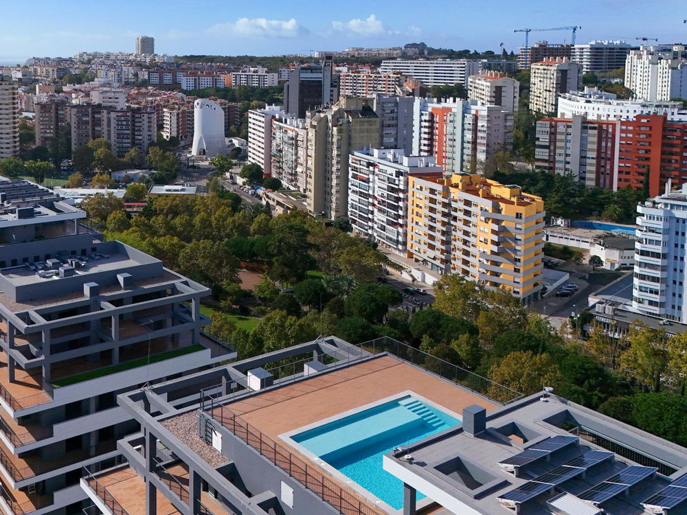 4 bedroom flat in gated community with swimming pool, gym, in Miraflores, Lisbon 1513056117