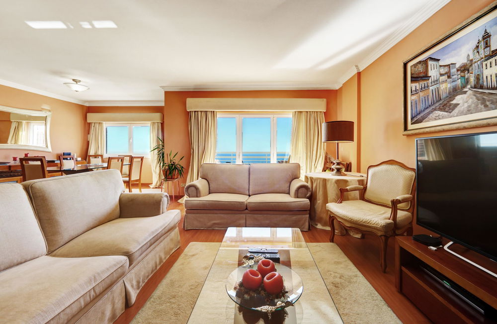 5 bedroom flat with terrace, Sea View and Attic in Jardins da Parede 698758630