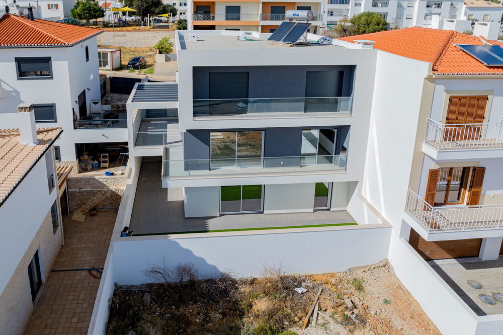 4 bedroom villa with swimming pool, in Mexilhoeira Grande, Portimão 514517198