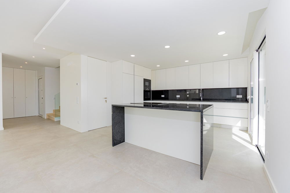 4 bedroom villa with swimming pool, in Mexilhoeira Grande, Portimão 514517198