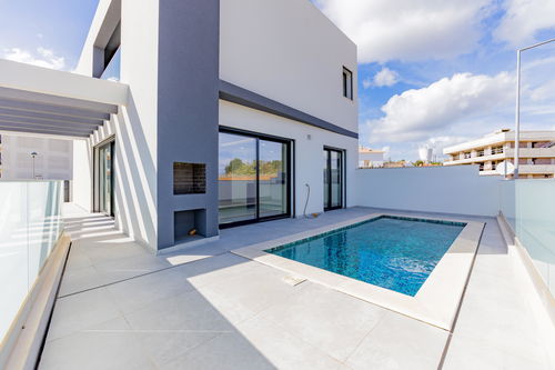 4 bedroom villa with swimming pool, in Mexilhoeira Grande, Portimão 1395795187