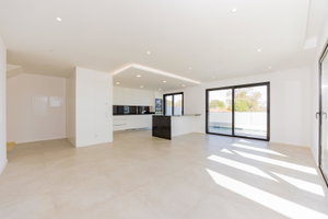 4 bedroom villa with swimming pool, in Mexilhoeira Grande, Portimão 1395795187