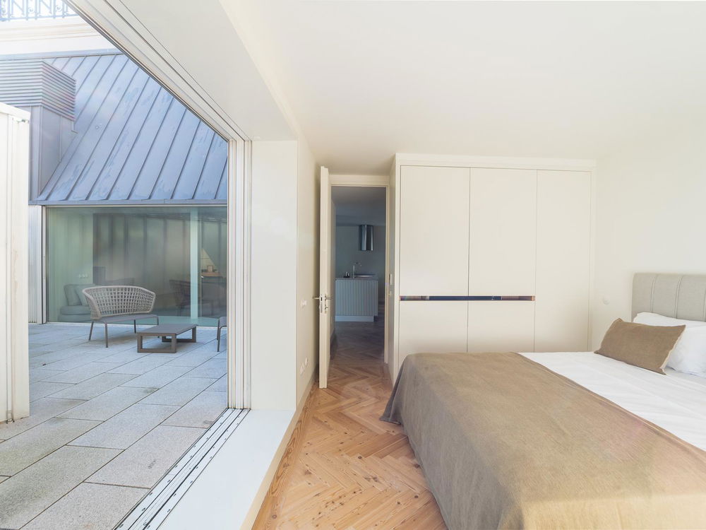 2 bedroom duplex flat, top floor, on Av. dos Aliados, Porto 2319176033