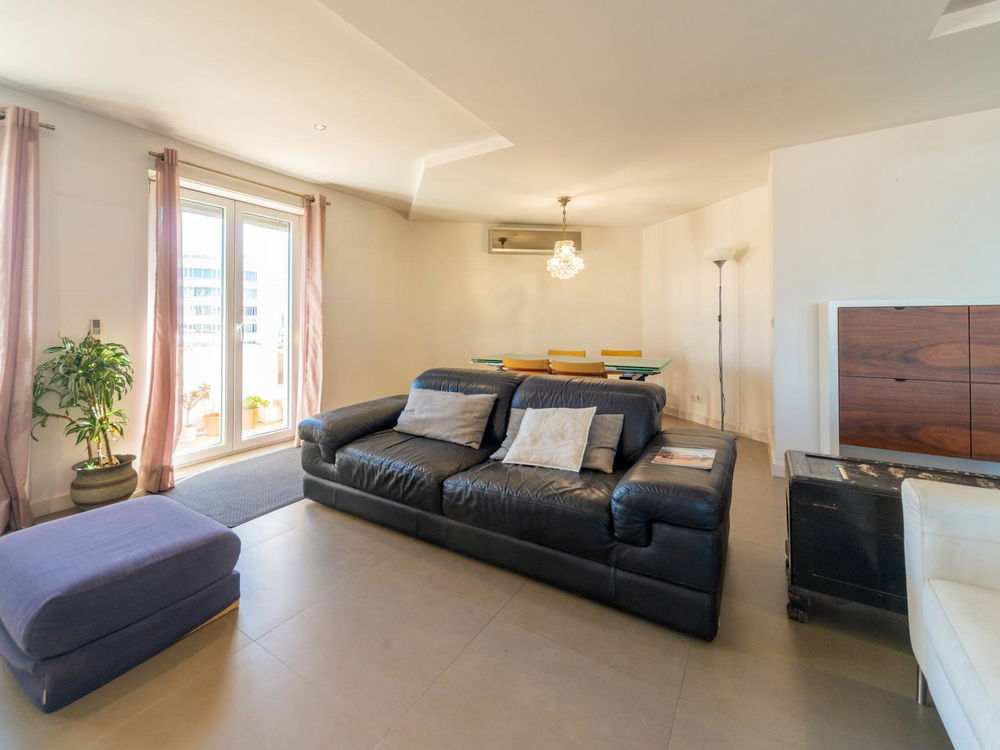 2 bedroom flat with terrace and storage room in Areeiro, Alvalade 1111327698