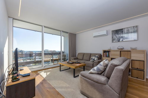 2 bedroom flat with balcony in the centre of Vilamoura, Algarve 2119106828