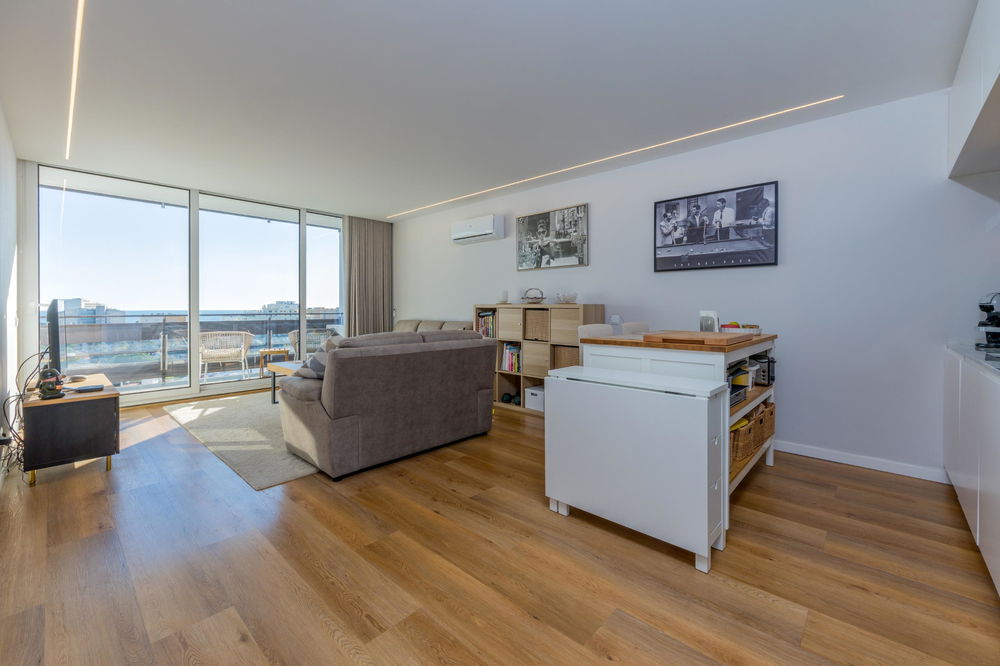 2 bedroom flat with balcony in the centre of Vilamoura, Algarve 2119106828