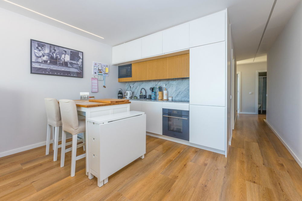 2 bedroom flat with balcony in the centre of Vilamoura, Algarve 2119106828