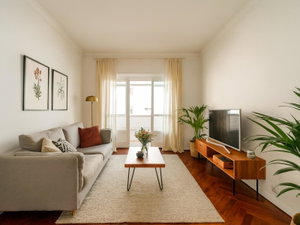 2 bedroom flat, well maintained, Rua Luciano Cordeiro, Lisbon 3876156748