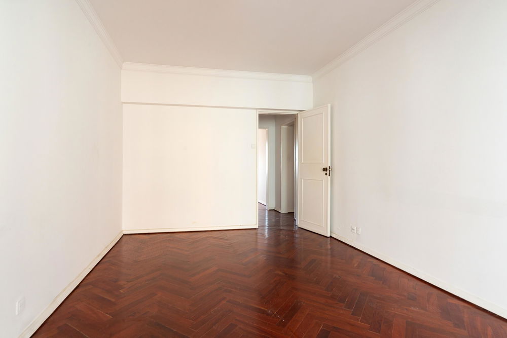 2 bedroom flat, well maintained, Rua Luciano Cordeiro, Lisbon 3876156748