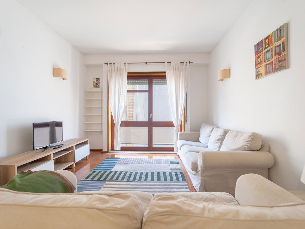 Apartamento T2 com varanda, na Baixa do Porto, Rua do Rosário 2425816137